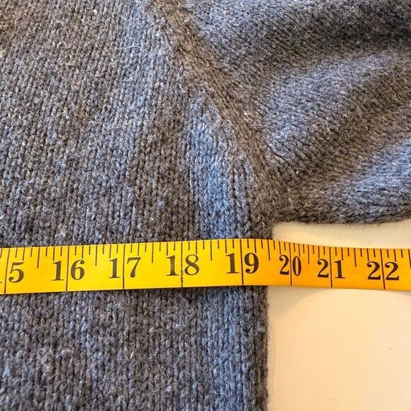 The Disney Store Winnie the Pooh Gray Fair Isle Ramie Blend Swtr Sz S Vintage - Picture 8 of 11